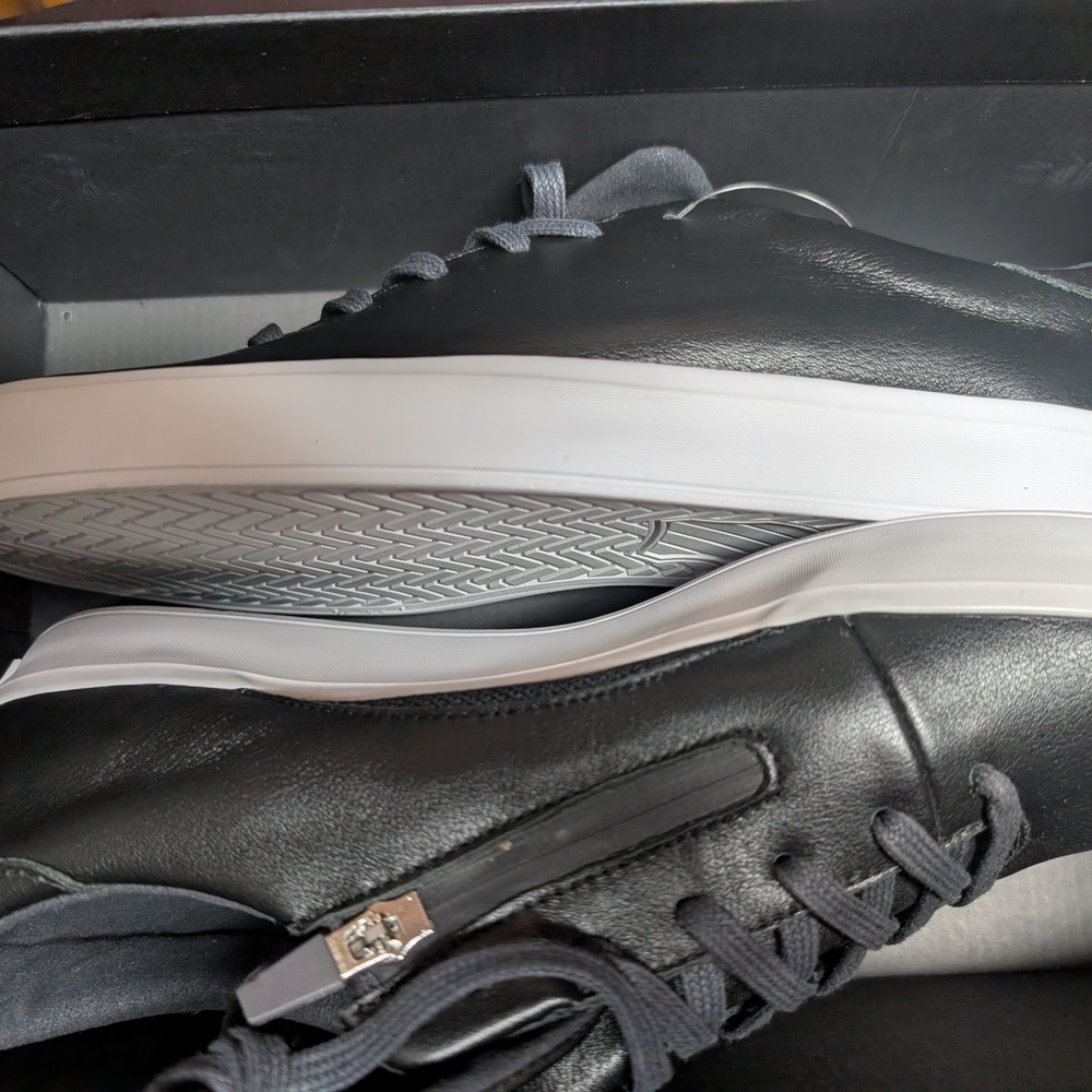 K-Swiss Black and White Men's Sneakers
